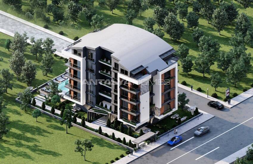 Antalya Konyaaltı'da Havuzlu Sitede Daireler 2