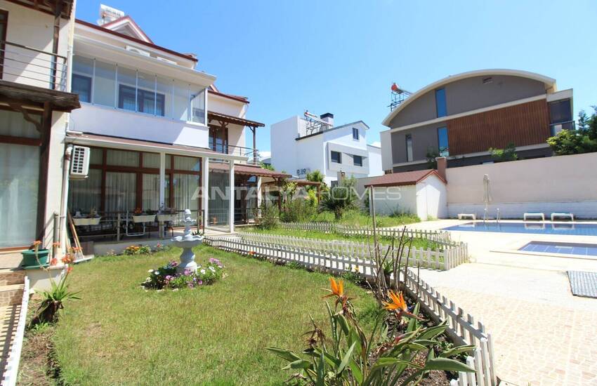 Triplex Villa with Communal Pool Near Golf in Belek Antalya 4