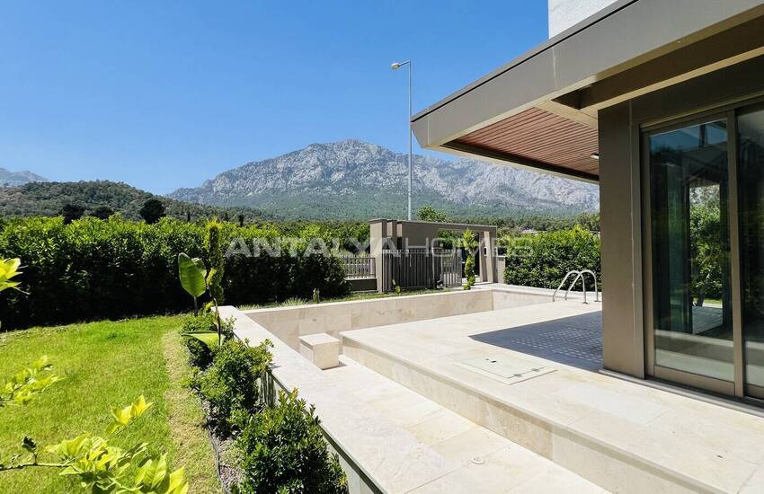 Detached Villa with Private Garden and Pool in Kemer Antalya 5