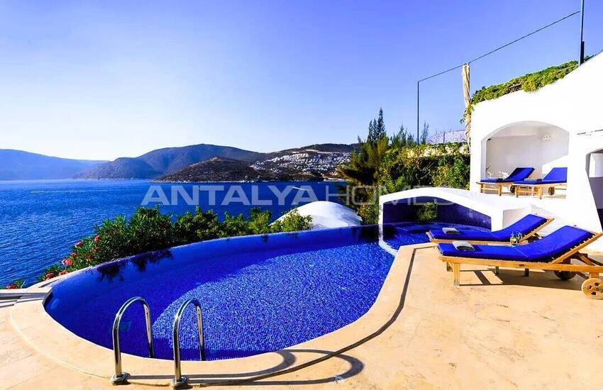 Villa with Private Pool and View in Kalkan Antalya 4