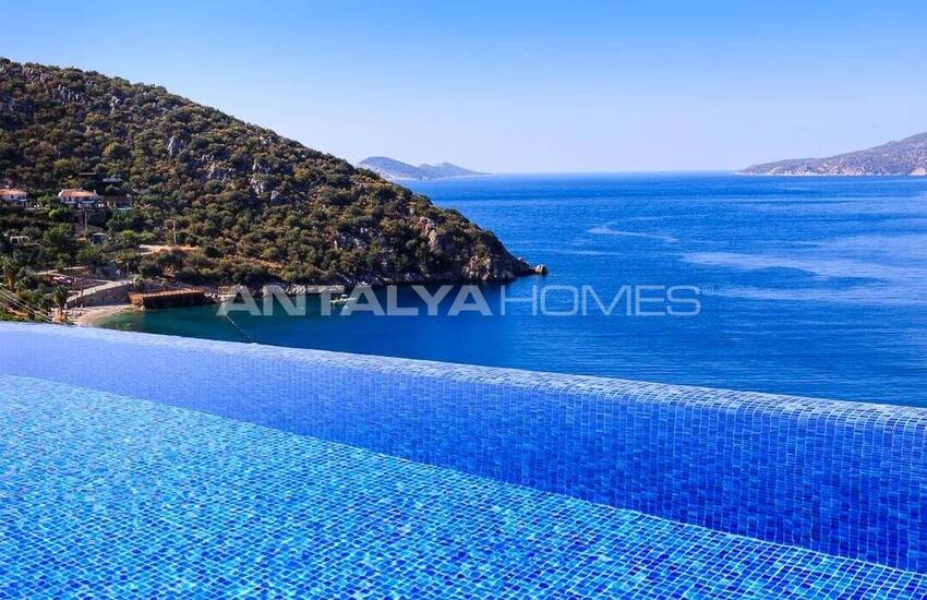 Beachfront 2-bedroom Villa with Private Pool in Kaş Kalkan 13