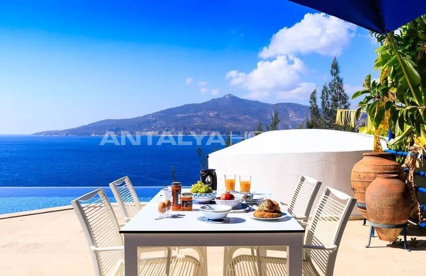 Beachfront 2-bedroom Villa with Private Pool in Kaş Kalkan 8