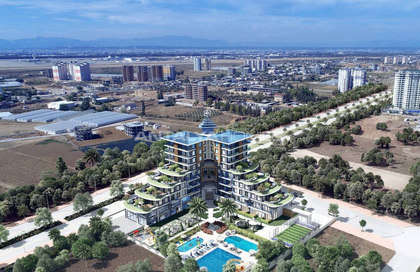 Apartments with a Communal Pool Near the Sea in Antalya Altintas 1