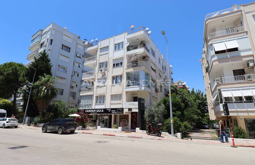 Apartment with Parking Near the Beach in Muratpaşa Antalya 1