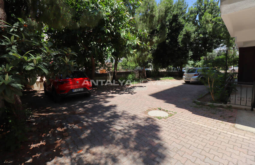 Apartment with Parking Near the Beach in Muratpaşa Antalya 2
