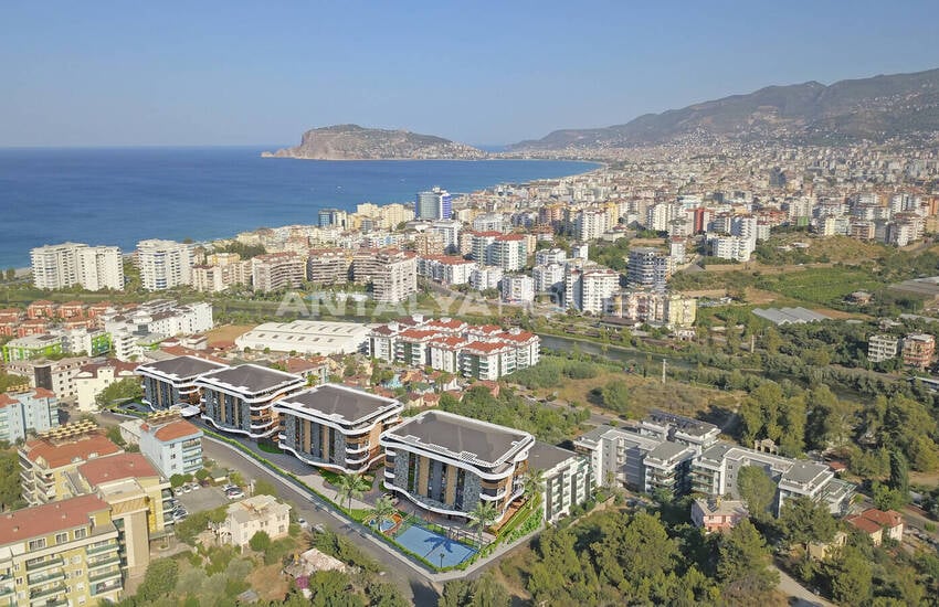 Alanya'da Zengin Sosyal Olanaklara Sahip Deniz Manzaralı Daireler 1