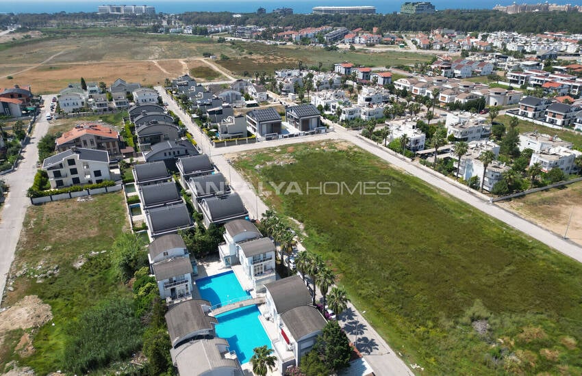 Antalya Belek'te Geniş Bahçeli İkiz Villa 2