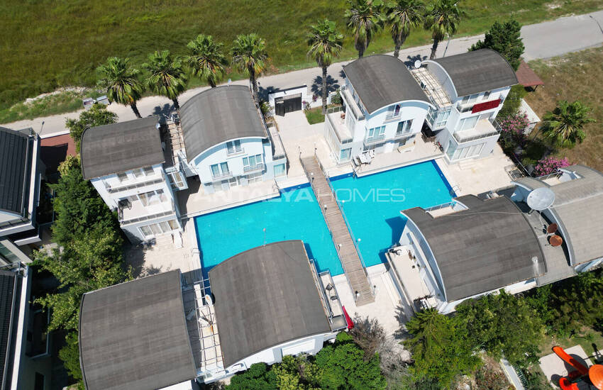 Antalya Belek'te Geniş Bahçeli İkiz Villa 7