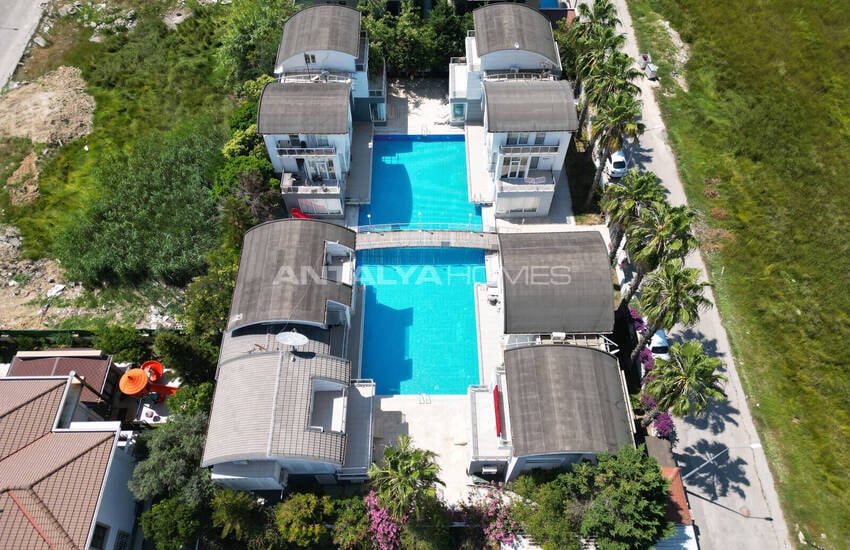 Antalya Belek'te Geniş Bahçeli İkiz Villa 10