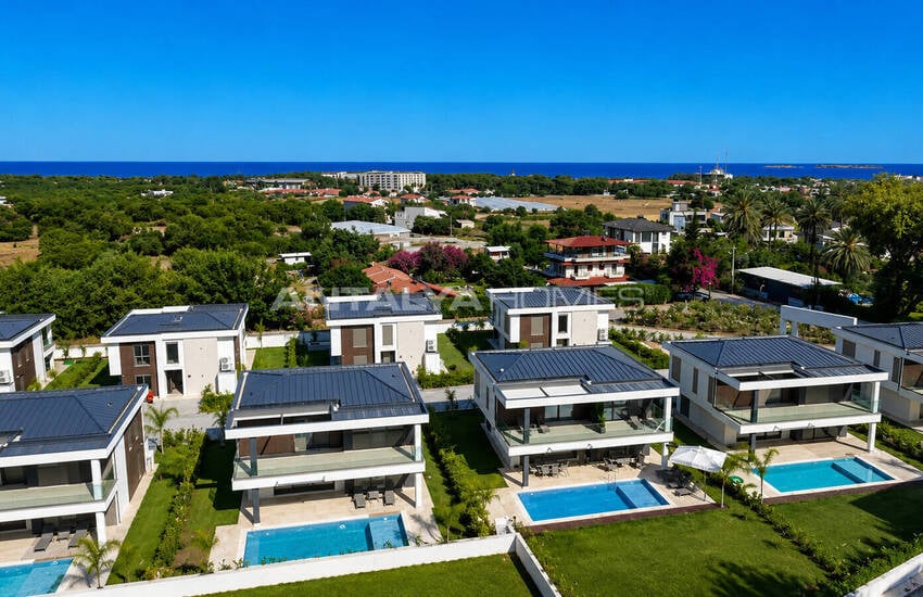 Vrijstaande Villa Met 4 Slaapkamers En Zeezicht In Kemer, Antalya 1