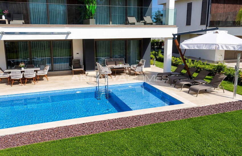 Vrijstaande Villa Met 4 Slaapkamers En Zeezicht In Kemer, Antalya 7