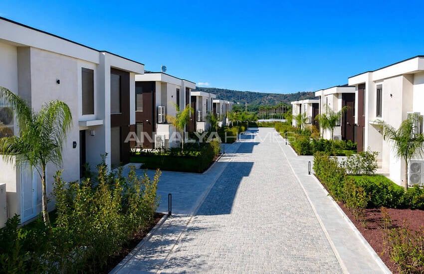 Vrijstaande Villa Met 4 Slaapkamers En Zeezicht In Kemer, Antalya 9