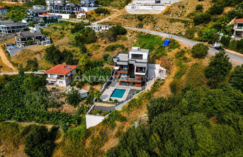 Detached Villa with Sea View and Pool in Alanya Turkey 8