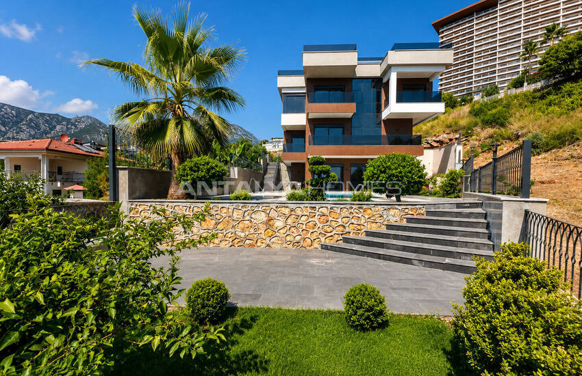 Detached Villa with Sea View and Pool in Alanya Turkey 1