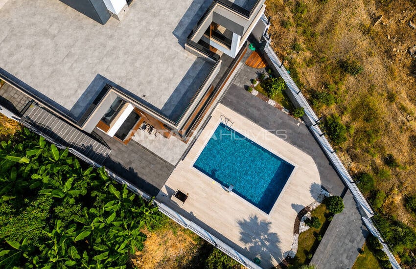 Detached Villa with Sea View and Pool in Alanya Turkey 10