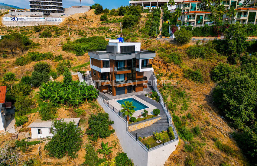 Detached Villa with Sea View and Pool in Alanya Turkey 6