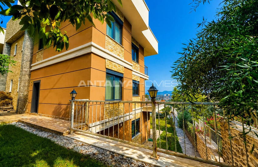 City-view Villa in Alanya Turkey with Spacious Layout 10