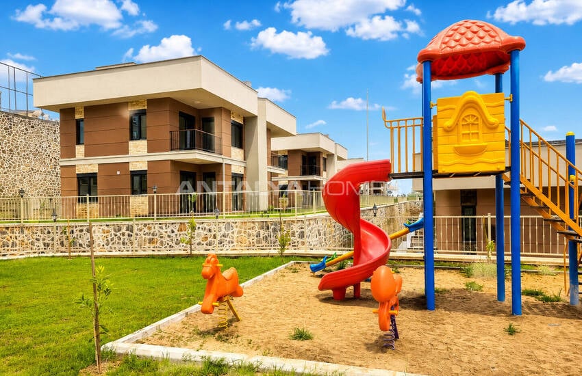 City-view Villa in Alanya Turkey with Spacious Layout 15