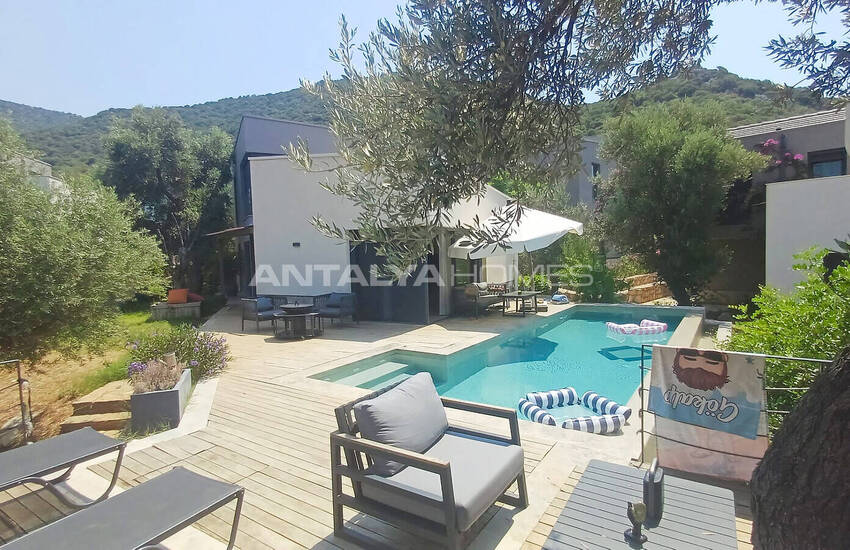 4-bedroom Stylish Villa with Pool in Antalya Kas 1