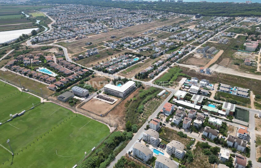 Antalya Kadriye'de Ortak Havuzlu Bahçe Katı Daire 10