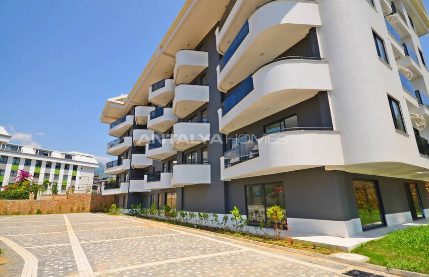Apartments with Nature View in Alanya Turkey with Communal Pool 4