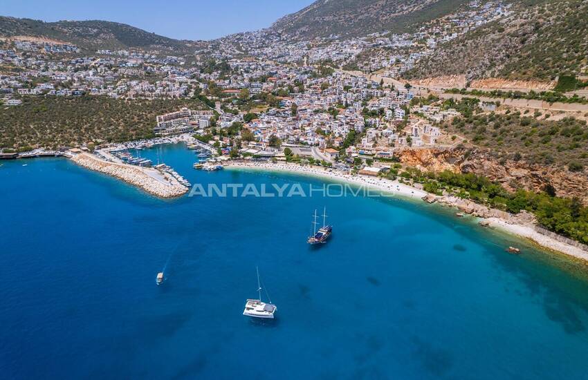 Antalya Kalkan'da Deniz Manzaralı 5 Yatak Odalı Müstakil Villa 3