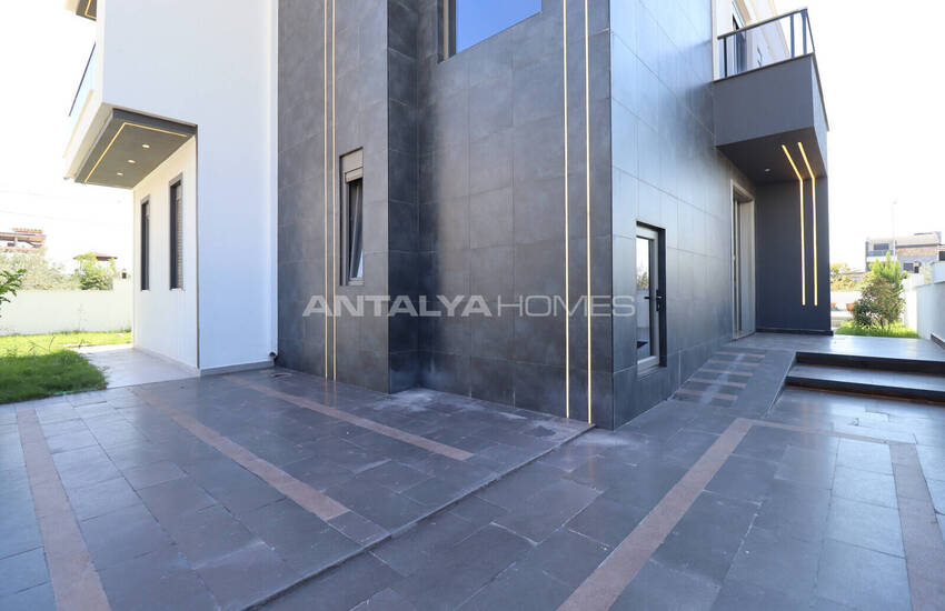 Detached Villa with a Private Pool in Antalya Dosemealti 16