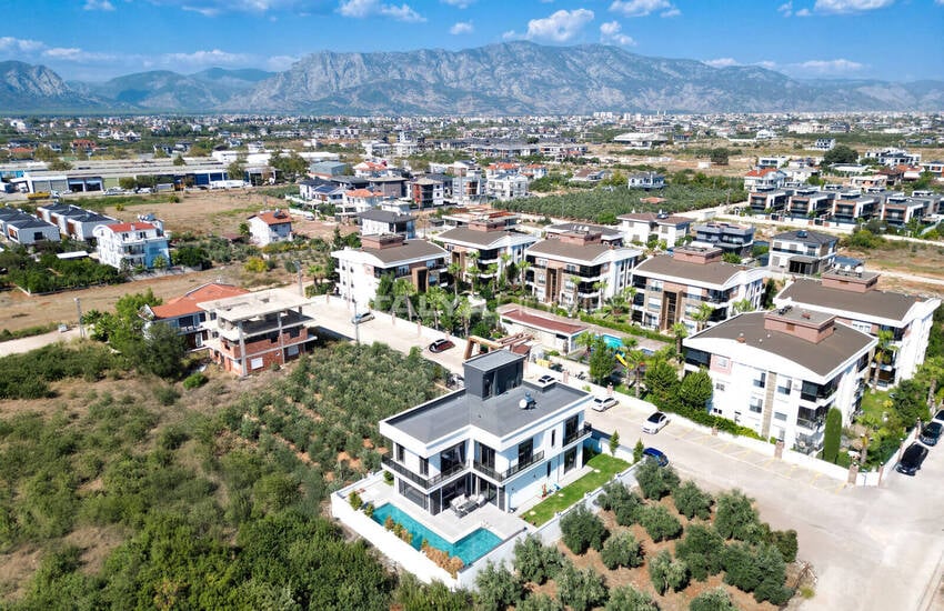 Detached Villa with a Private Pool in Antalya Dosemealti 2