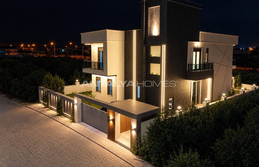 Detached Villa with a Private Pool in Antalya Dosemealti 1