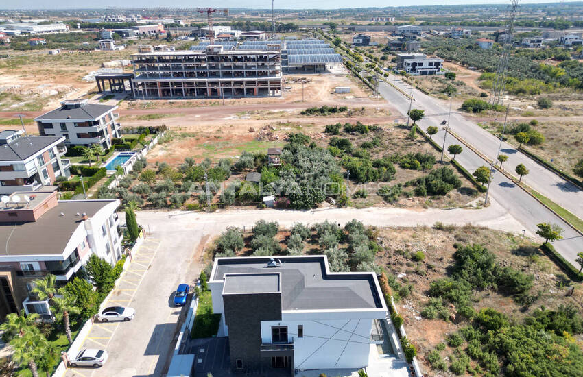Detached Villa with a Private Pool in Antalya Dosemealti 10