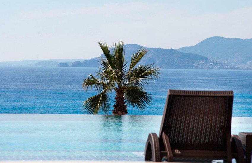 Artistically Designed Beachfront Apartments in Alanya 6