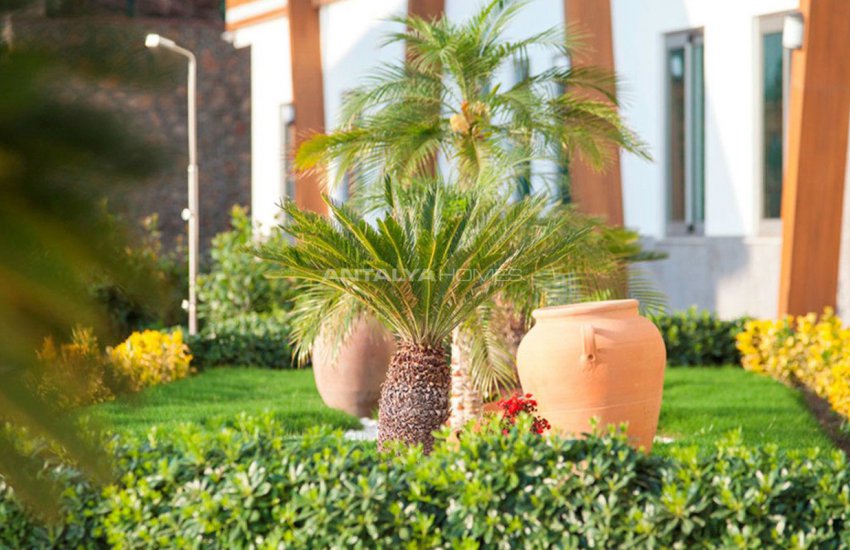 Artistically Designed Beachfront Apartments in Alanya 7