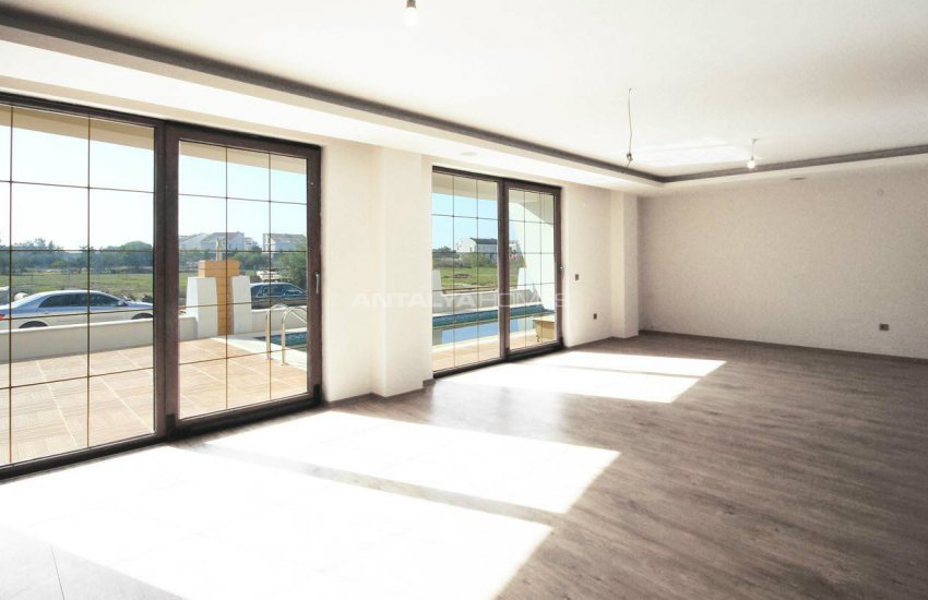 Semi-detached Villa Close to the Beach in Antalya 4