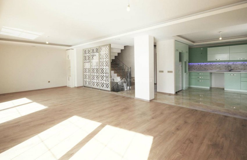 Semi-detached Villa Close to the Beach in Antalya 6