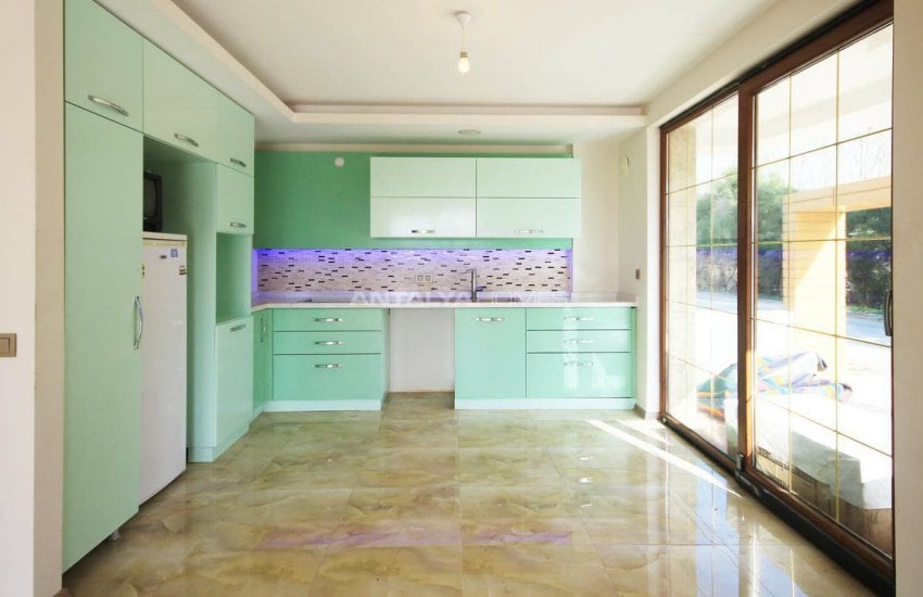 Semi-detached Villa Close to the Beach in Antalya 8