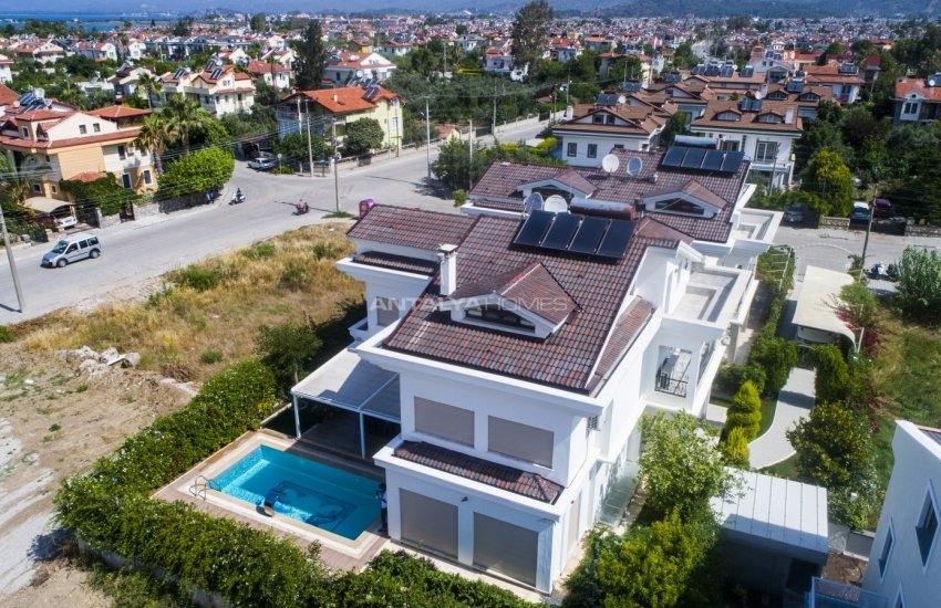 Well-maintained Modern Villa Close to the Beach in Mugla 1