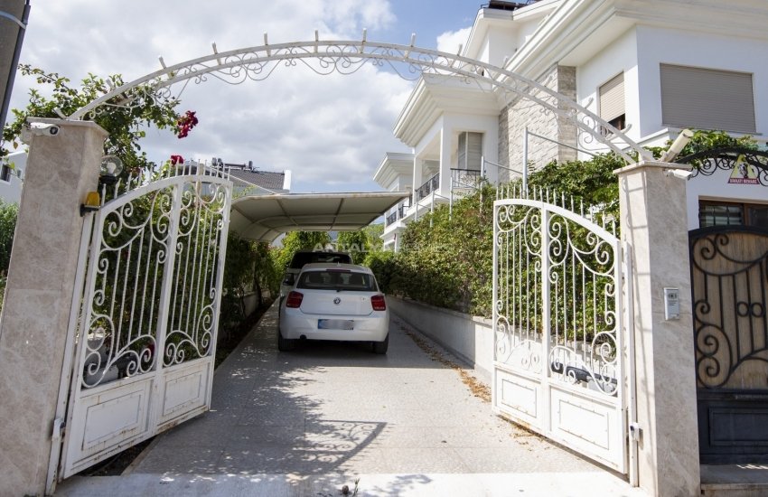 Well-maintained Modern Villa Close to the Beach in Mugla 3