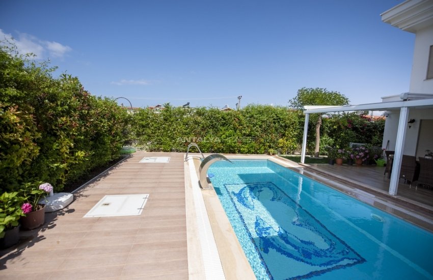 Well-maintained Modern Villa Close to the Beach in Mugla 5