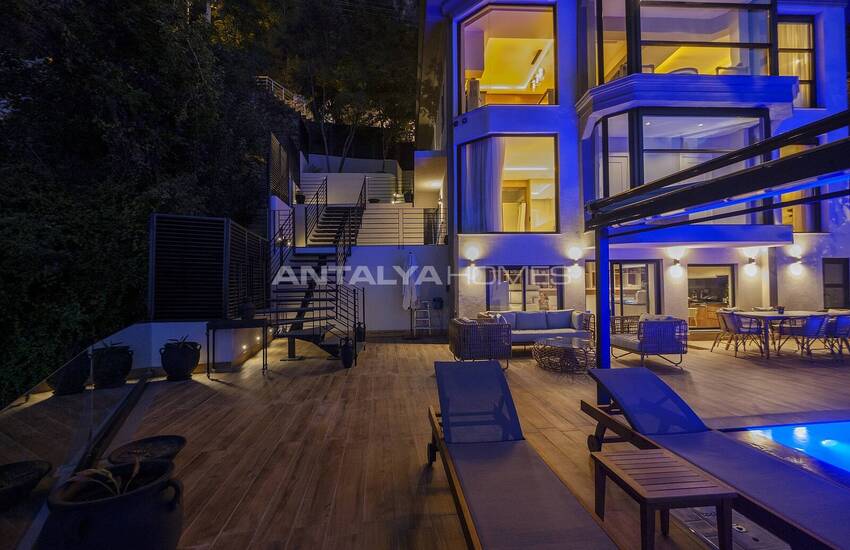 Triplex Villa with Pool and Garden in Karagozler Fethiye 16