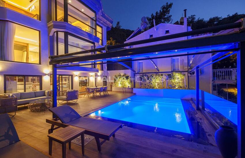 Triplex Villa with Pool and Garden in Karagozler Fethiye 13