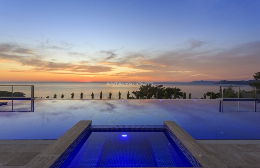 Ultra Luxe 4+1 Villa with Pool and Jacuzzi in Fethiye Mugla 11