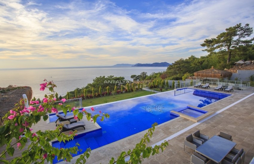Ultra Luxe 4+1 Villa with Pool and Jacuzzi in Fethiye Mugla 15