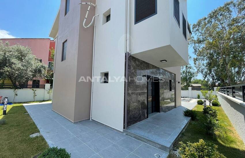 Modern Triplex Villas with Pool and Garden in Fethiye, Mugla 4