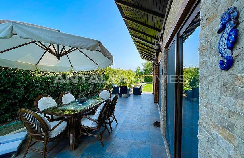 Muğla Fethiye’de Huzurlu Konumda Havuzlu Eşyalı Lüks Villa 20