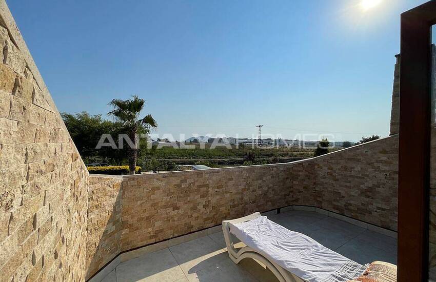 Muğla Fethiye’de Huzurlu Konumda Havuzlu Eşyalı Lüks Villa 24