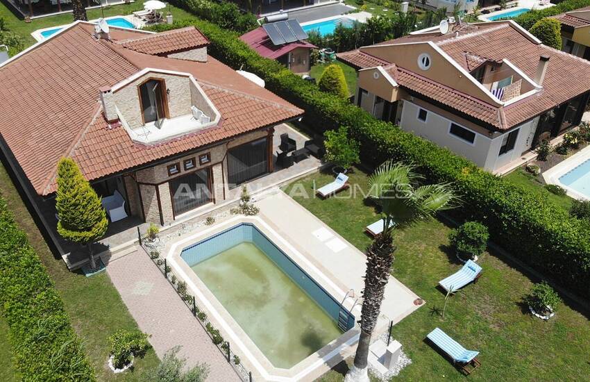 Muğla Fethiye’de Huzurlu Konumda Havuzlu Eşyalı Lüks Villa 3