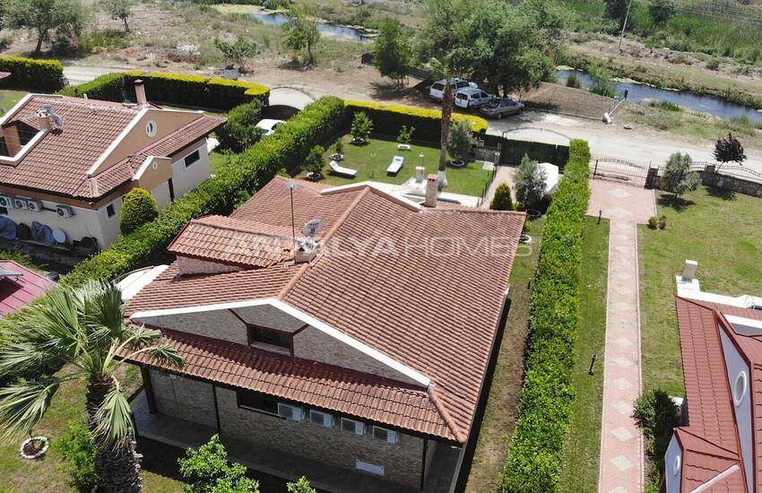 Muğla Fethiye’de Huzurlu Konumda Havuzlu Eşyalı Lüks Villa 4