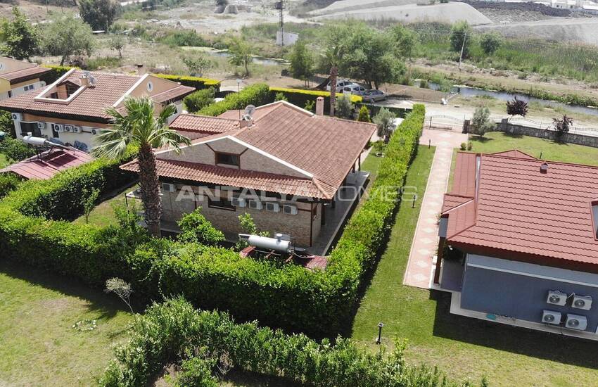 Muğla Fethiye’de Huzurlu Konumda Havuzlu Eşyalı Lüks Villa 5