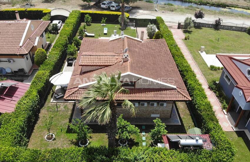 Muğla Fethiye’de Huzurlu Konumda Havuzlu Eşyalı Lüks Villa 6