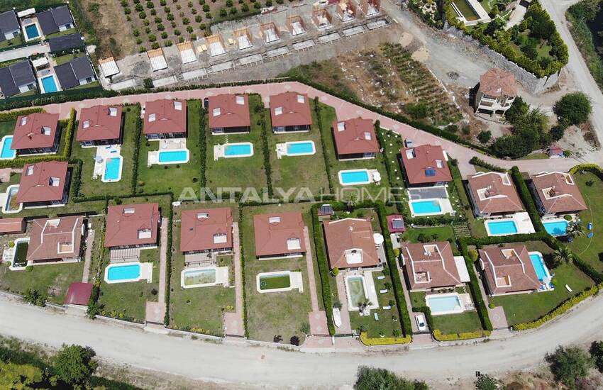 Muğla Fethiye’de Huzurlu Konumda Havuzlu Eşyalı Lüks Villa 9